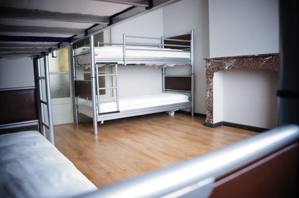 Es Hostel Saint-Gilles Room photo
